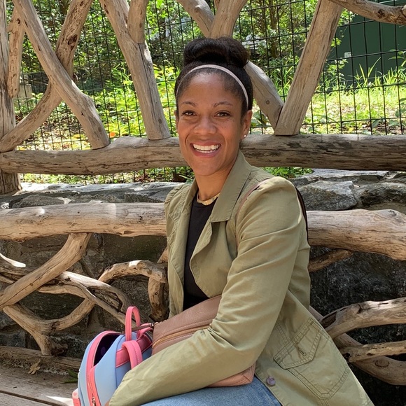 Meet your Posher, Pamela - Picture 2 of 2